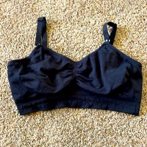 I’m selling my maternity bra KINDRED BRAVELY. Medium-busty. Good condition.
